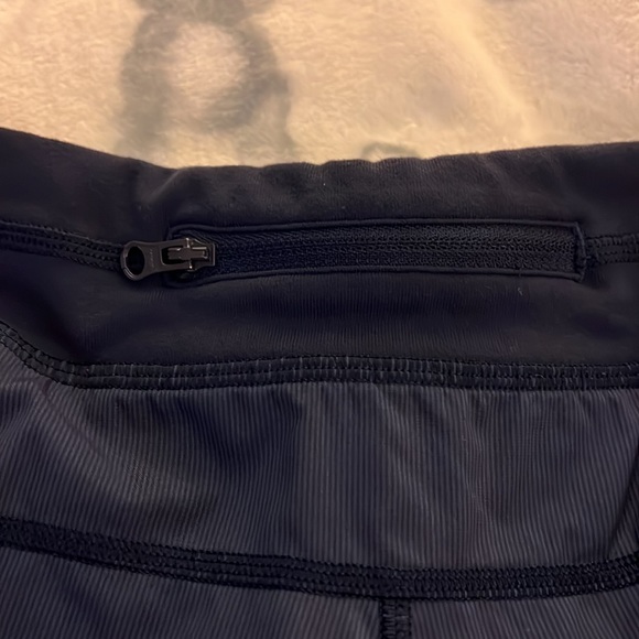 Ivivva workout shorts in dark navy. Size 14 - Picture 4 of 7